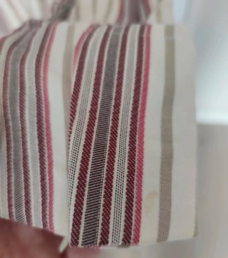 Americana de rayas beige y rojo