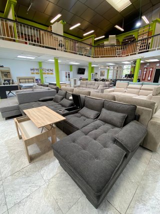 Sofá U gris con portavasos y mesa NUEVO