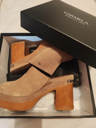 Zuecos CARMELA Beige/Marrón Talla 39.
