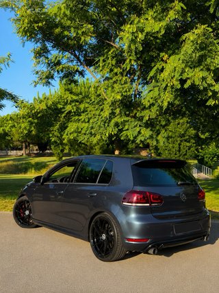 VW GOLF GTI 35 ANIVERSARIO