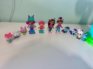 Casa de muñecas Gabby+Ático+Muñecos+WC Siregata