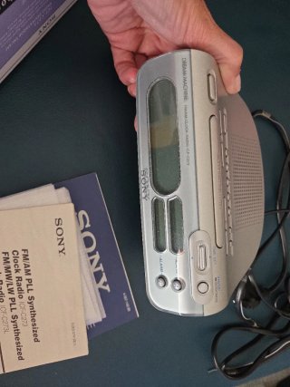 Radio Despertador Sony ICF -C273