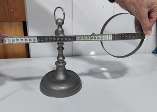Lupa de mesa vintage latón