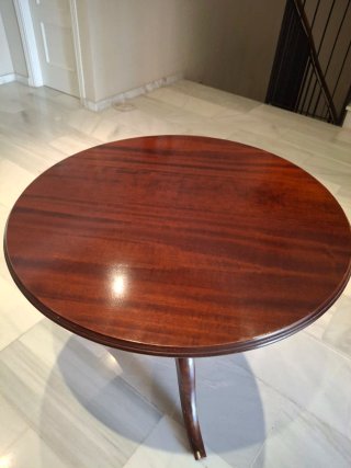 Mesa velador  de madera, redonda