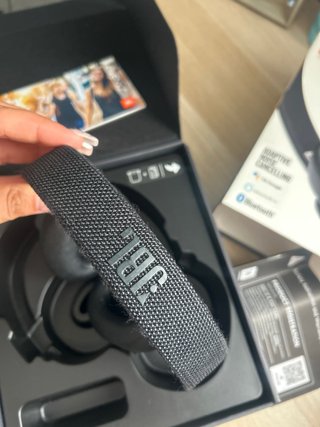 JBL LIVE 660 Auriculares Negro