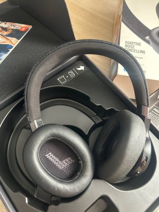 JBL LIVE 660 Auriculares Negro