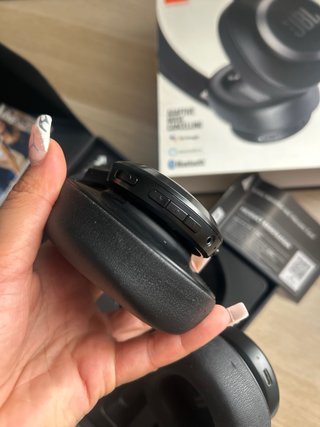JBL LIVE 660 Auriculares Negro