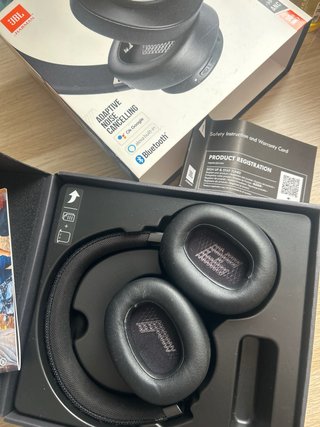 JBL LIVE 660 Auriculares Negro