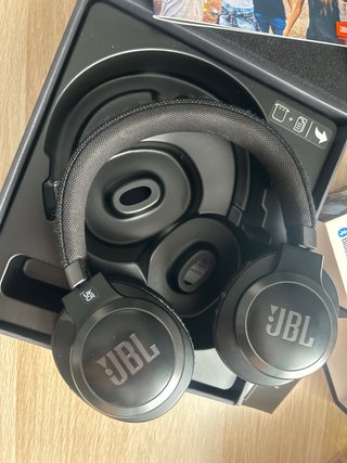 JBL LIVE 660 Auriculares Negro
