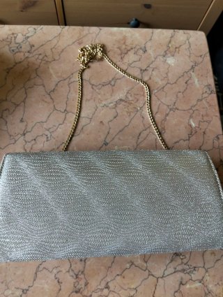 Bolso y zapatos de fiesta a juego