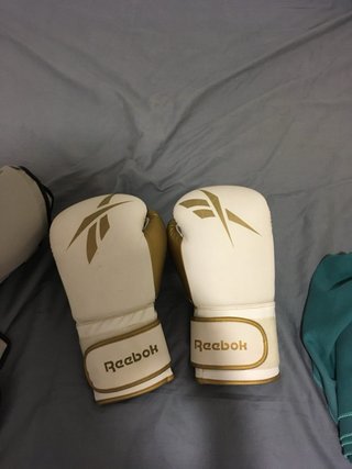 Guantes de Boxeo Reebok Blancos y Dorados