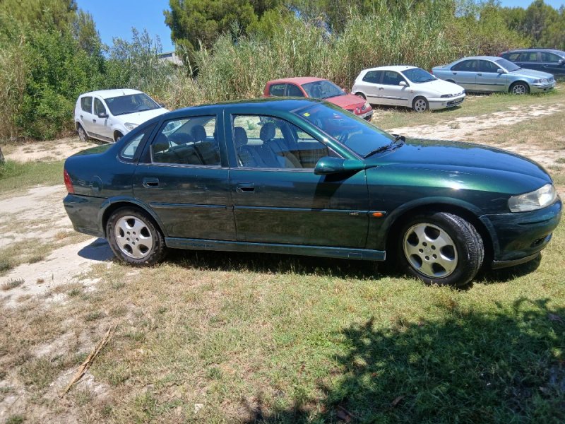 Opel Vectra 2000 tdi - foto 1