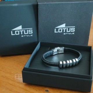 Pulsera Lotus Cuero Negro y Plata