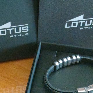 Pulsera Lotus Cuero Negro y Plata