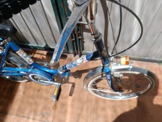 Bicicleta BH plegable azul