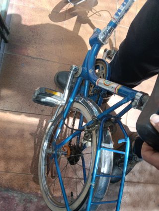 Bicicleta BH plegable azul