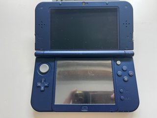 Nintendo 3DS XL + Caja + Cargador