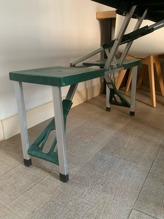 Mesa camping compacta con 4 sillas