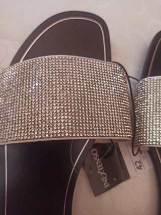 Sandalias planas talla 42 detalles plateados