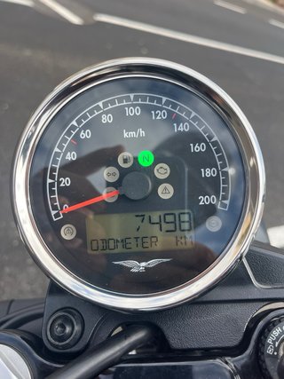 Moto Guzzi V7 III Stone Negra 2020