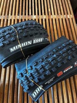 Neumáticos Maxxis y Onza Nuevos