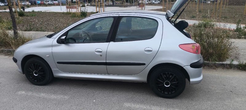 Peugeot 206 en buen estado - foto 1