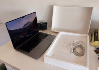MacBook Pro 14 32GB RAM 1TB SSD 2021 M1 max