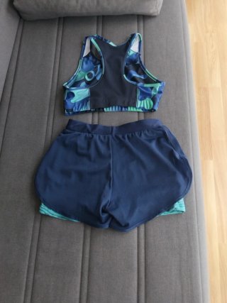 Conjunto deportivo top y shorts Talla 12-13