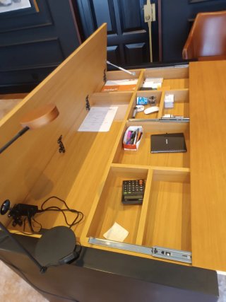 Mesa de oficina moderna madera y metal