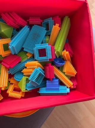 Maletín Ikea y juego construcción infantil