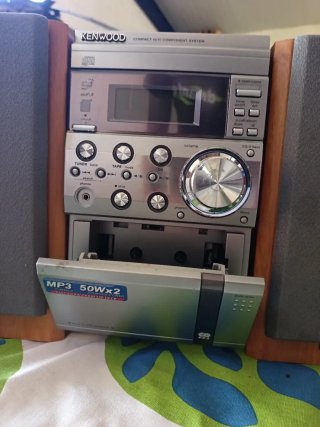 Minicadena Kenwood con altavoces madera