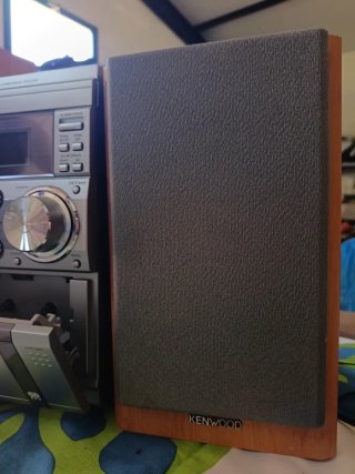 Minicadena Kenwood con altavoces madera