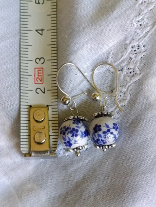Pendientes Bolas Cerámica Azul y Blanco