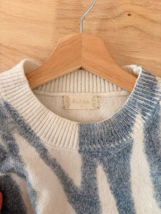 Jersey crop estampado azul y blanco