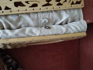 Bolso de fibra con etiqueta