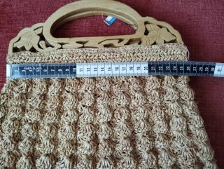 Bolso de fibra con etiqueta