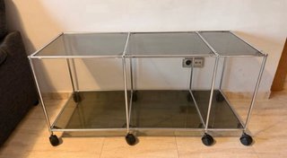 Estantería USM modular cristal y metal con ruedas