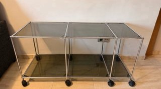 Estantería USM modular cristal y metal con ruedas