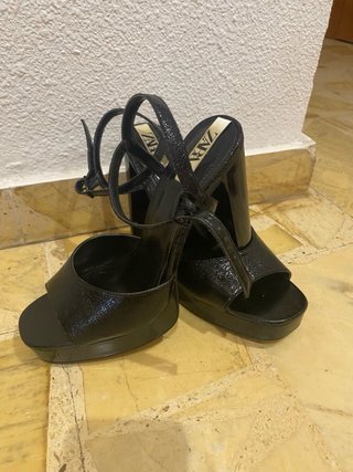 Sandalias tacón Zara negras talla 40