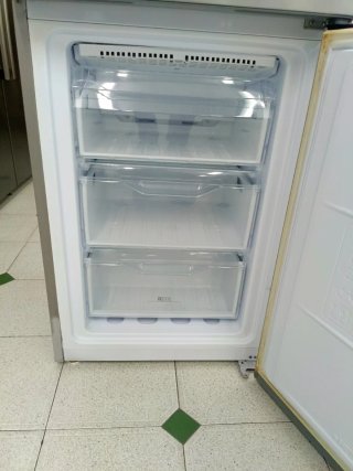 Nevera combi Indesit plateada 190/60cm A+ garantia