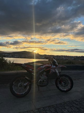Aprilia SX 49cc Supermotard Roja y Negra