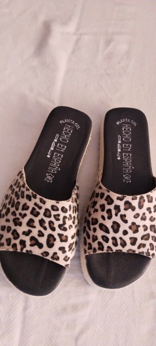 SANDALIAS DE CUÑA ESPARTO, PIEL INTERIOR. 38-39