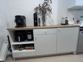 Mueble bajo de cocina o salón