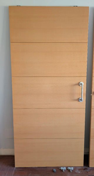 Puerta corredera madera marrón