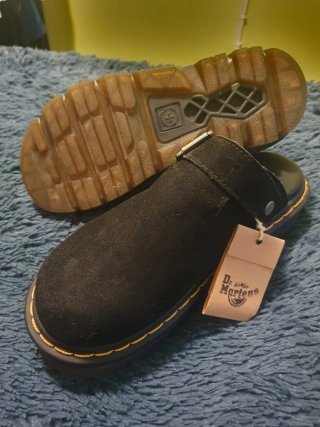 Zuecos Dr Martens Zebzag Mule Negro