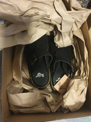 Zuecos Dr Martens Zebzag Mule Negro