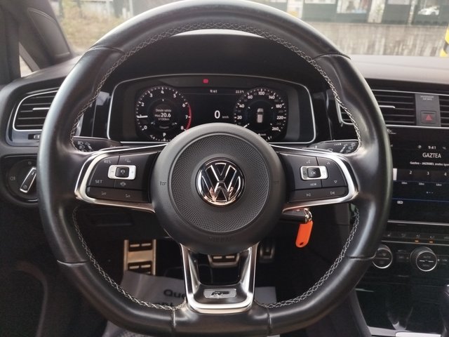 Volkswagen Golf Sport DSG R-Line