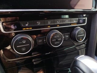 Volkswagen Golf Sport DSG R-Line