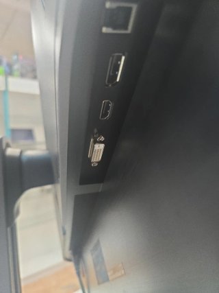 Monitor Samsung 4K con graffi Modello ls32d85k
