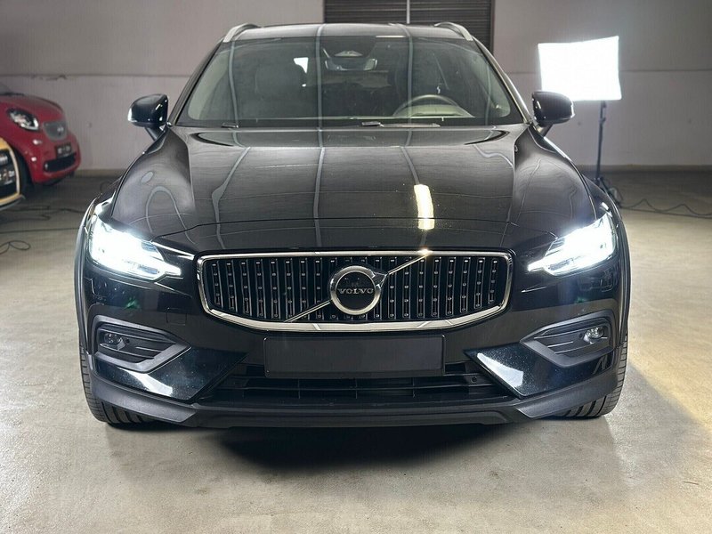 Volvo V60 2023 - foto 1